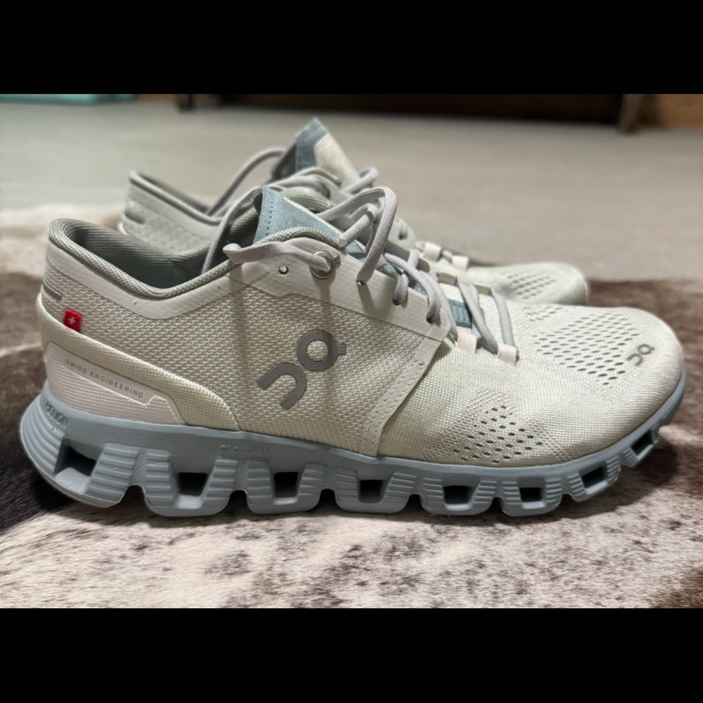 On Cloud Running Women’s Cloud X W Aloe Surf